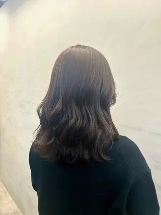 ミディアム 透明感💗 ベージュ系　松田彩音のヘアスタイル