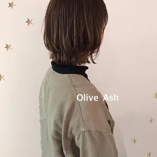 ミディアム カラー 市川 千夏のヘアスタイル