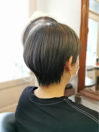 ショート カラー 上間 洋子のヘアスタイル