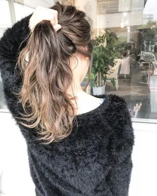 セミロング カラー ヘアアレンジ Mariana/ 鶴原-ハイライトのヘアスタイル
