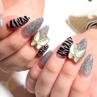 ネイル VOGUE ×SWANのネイルデザイン