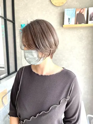ショート カラー 一ノ瀬 暁のヘアスタイル