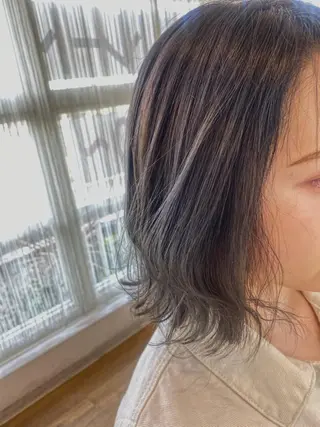 ショート 岡本 真実のヘアスタイル