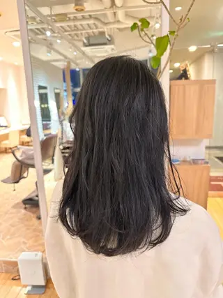 セミロング 松浦 麻衣のヘアスタイル
