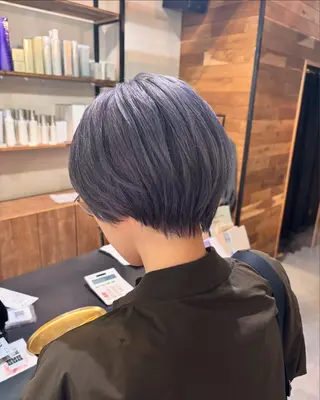 ショート カラー 高梨 菜々のヘアスタイル