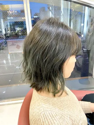 ミディアム カラー 瀬川 茉衣子のヘアスタイル