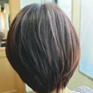 ショート カラー 柴田 えいじのヘアスタイル