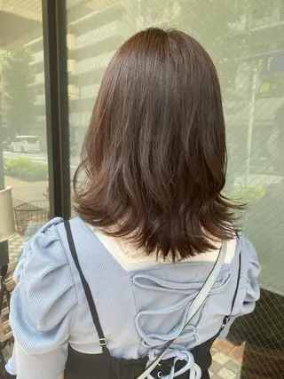 セミロング カラー サプリームヘア 飯田みち瑠のヘアスタイル