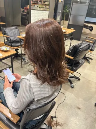 ミディアム カラー hair make MEUZ所属・アサノハルカ🐈‍⬛ 縮毛矯正/パーマのヘアスタイル