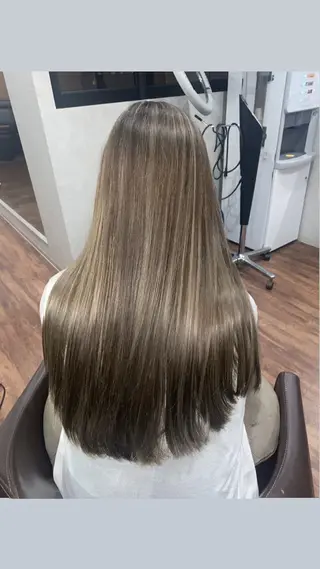 ロング ＳＨＩ ＺＵのヘアスタイル