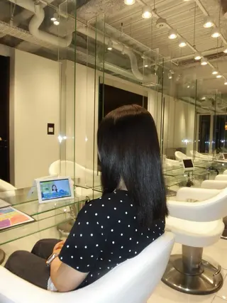 ミディアム カラー 大河 由依のヘアスタイル