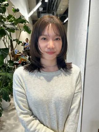 ミディアム カラー レイヤーカット/ブラ ウンカラー/河野凜のヘアスタイル