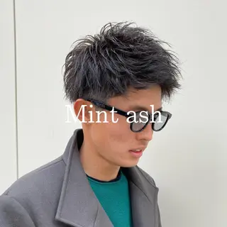 メンズ 顔まわりレイヤー デザインカットのヘアスタイル