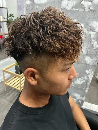 パーマ スパイキーショート/ フェードカット/石田のヘアスタイル