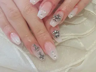 ネイル ネイル ティアラのネイルデザイン