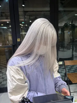ロング カラー KAEDE🌺Wカ ラー/ホワイトカラーのヘアスタイル
