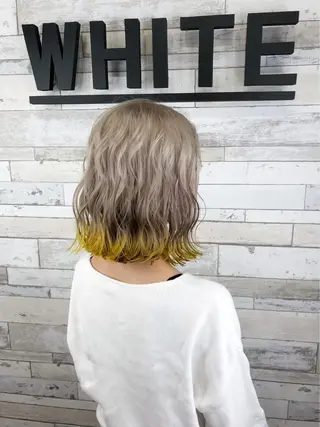 セミロング カラー _WHITE 高槻のヘアスタイル