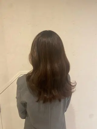 ロング カラー 佐々木 愛里のヘアスタイル