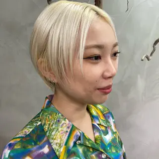 ショート カラー RorriM natsuのヘアスタイル