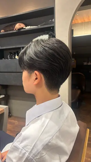 メンズ りお/艶カラ ー/レイヤーカットのヘアスタイル