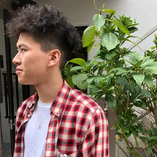 メンズ 🌈圧倒的デザイン パーマ　関和希のヘアスタイル