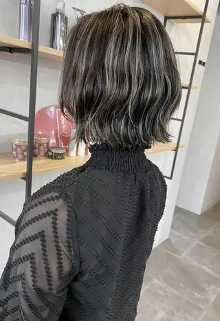 ミディアム カラー ヘアアレンジ ハイトーン カラーのヘアスタイル