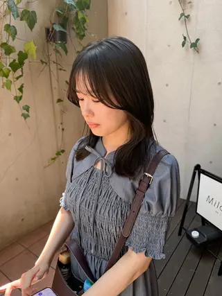 ミディアム カラー 大橋 芽衣のヘアスタイル