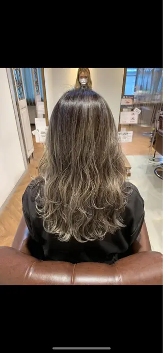 セミロング カラー パーマ ヘアアレンジ メンズ キッズ ネイル マツエク・マツパ 韓国♡ハイライト ♡YURIのヘアスタイル