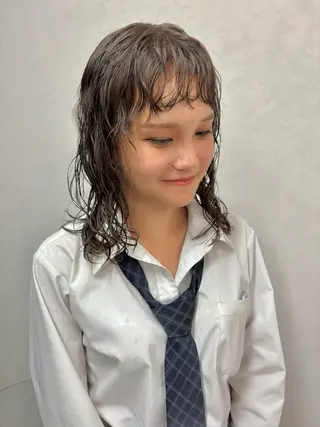 ミディアム パーマ ayumi🌈 インナーカラー🌈のヘアスタイル