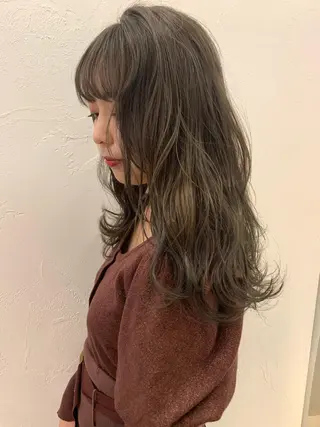セミロング カラー ハイトーンボブ 前田 表参道 グレージュのヘアスタイル