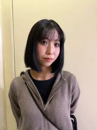カラー 寺崎 由衣のヘアスタイル