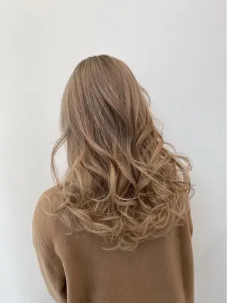ロング ✨透明感艶カラー YUKI✨のヘアスタイル