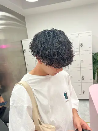 ミディアム パーマ メンズ メンズパーマ特化 TAIGAのヘアスタイル