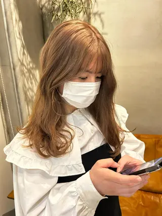 セミロング om's poka 伊藤百花のヘアスタイル