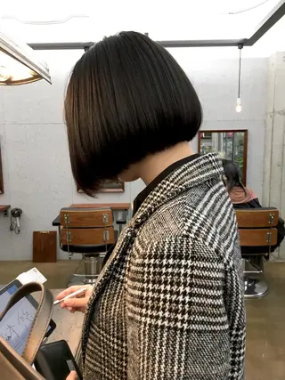 ショート カラー 松岡 俊輔のヘアスタイル