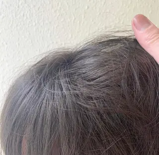 ショート カラー iLi 《イリ》のヘアスタイル