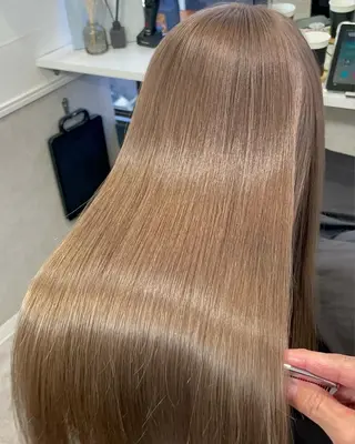 ロング カラー 八幡 空乃のヘアスタイル