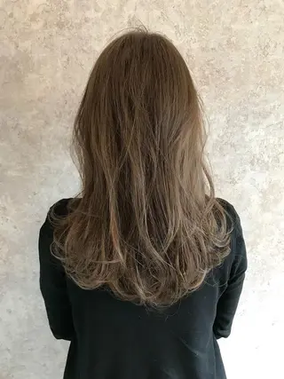 ミディアム カラー パーマ レイヤーカット 早崎太生のヘアスタイル