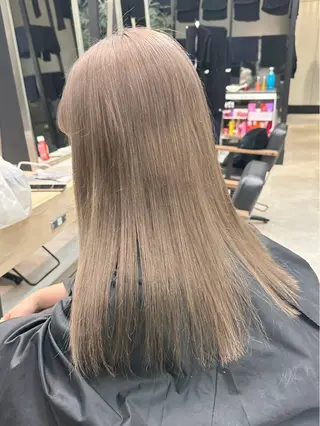 ロング カラー ハイトーン💗ピンク 🛼ベージュ🍀のヘアスタイル