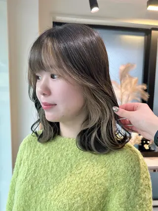 ミディアム カラー ブリーチ/ハイトーン 艶カラー/ユリナのヘアスタイル