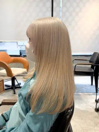 ロング カラー 似合わせベージュ 🍯ayumi🍯のヘアスタイル