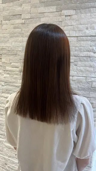 ミディアム KINGDOM 萩原あかねのヘアスタイル