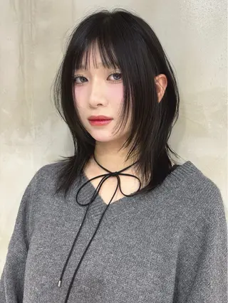 ミディアム Airi 韓国y2k ハイレイヤーのヘアスタイル
