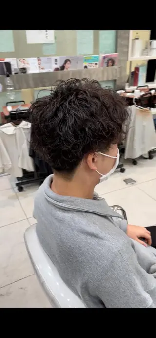 ショート パーマ メンズ メンズパーマ特化 真栄平有希のヘアスタイル