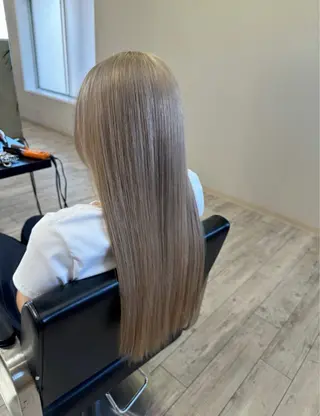 ロング カラー 新井 勢のヘアスタイル