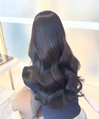 ロング 鈴木 彩莉のヘアスタイル