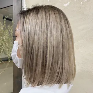 ミディアム M. YURIのヘアスタイル