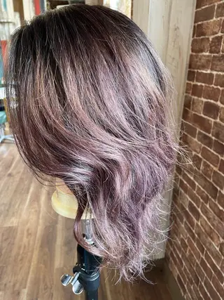 カラー 隅内 桃香のヘアスタイル