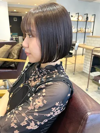 ショート カラー 地毛風ストレート ミニボブ🌷江梨🍎のヘアスタイル