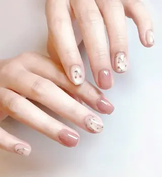 ネイル pink ladyサロン所属・べ にのネイルデザイン